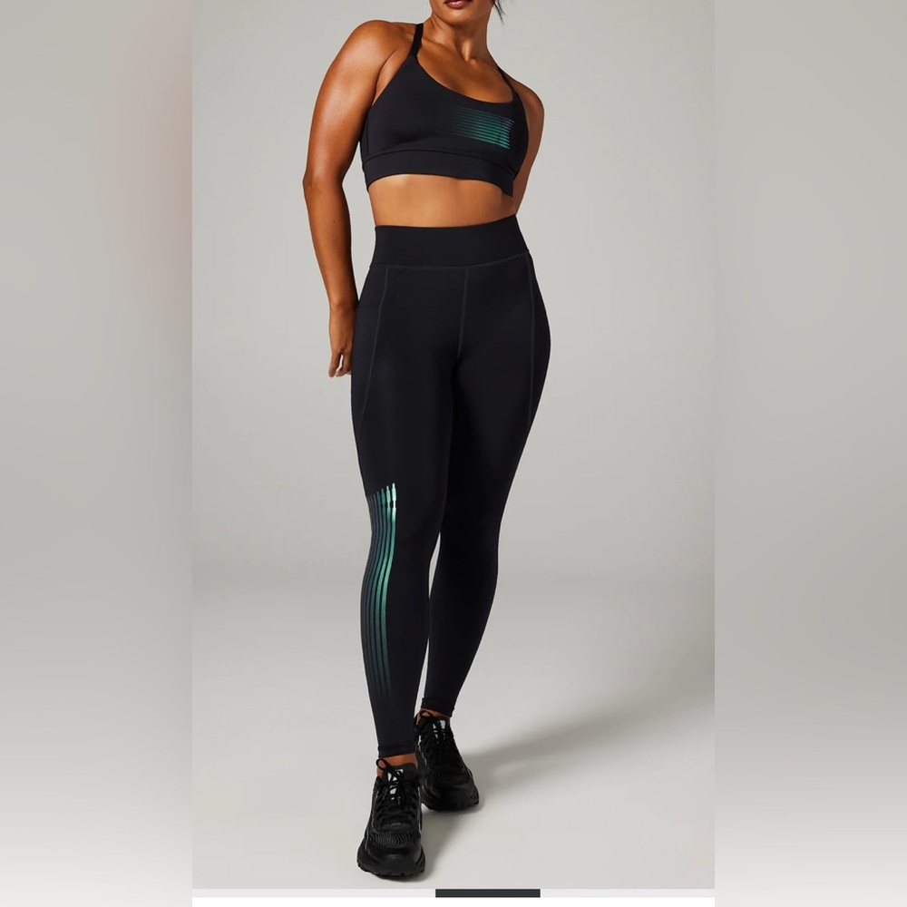 Savage X Fenty Sport High Waisted Leggings Black/Green Pocket Size Medium 8-10